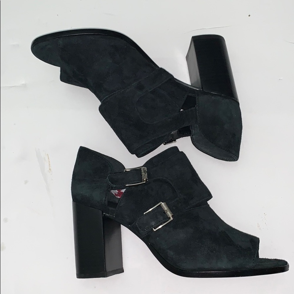 Mercer Edit heel strapped black sandals size 9/39